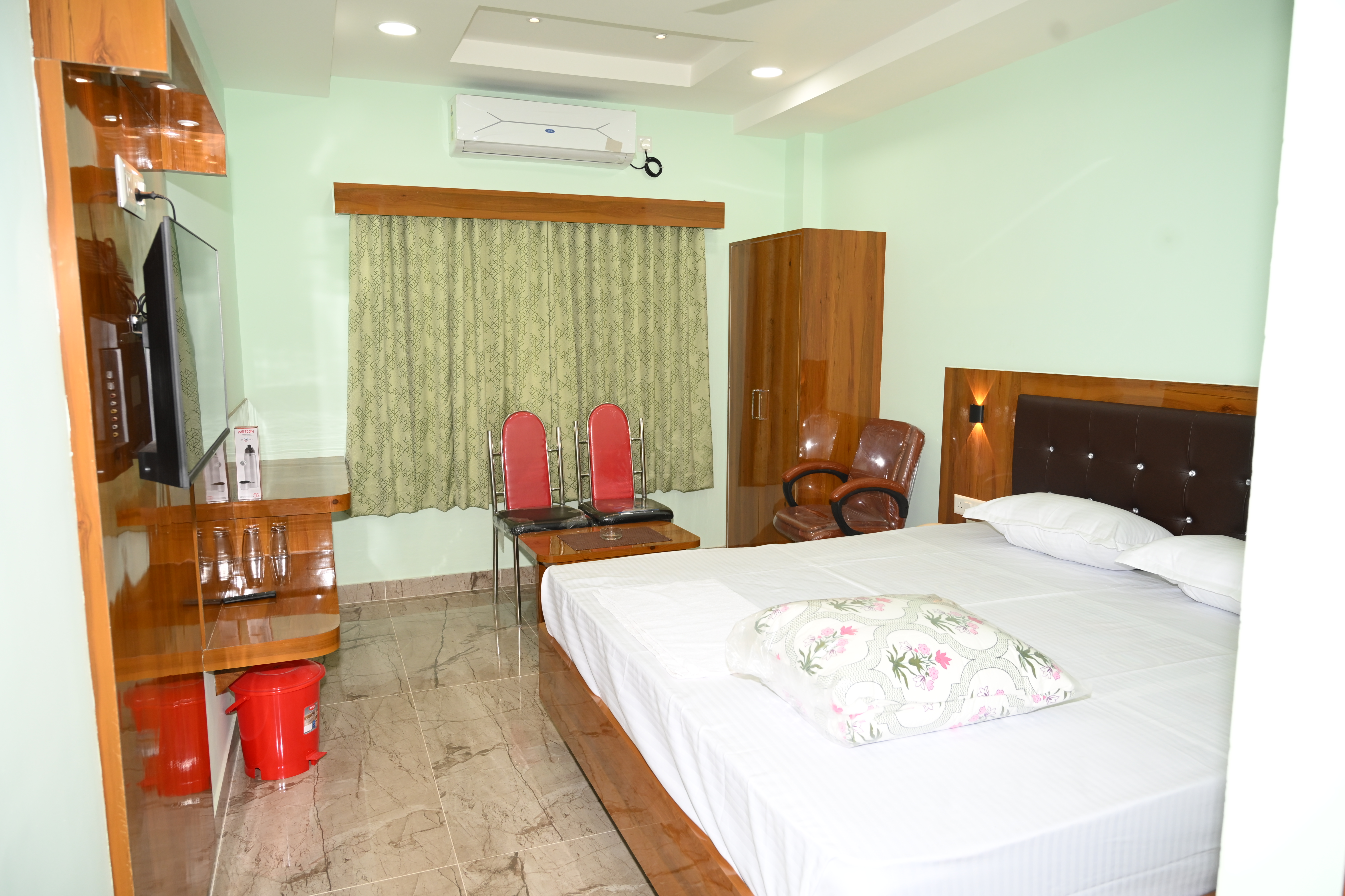 Budget-friendly stay near Puri Sea Beach, offering cozy rooms and a peaceful ambiance.